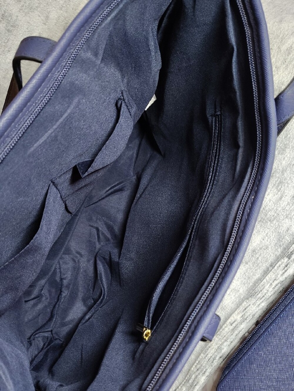 Elegant Navy Tote with Matching Wallet - Minimal Gold Accent - Picture 5 of 5